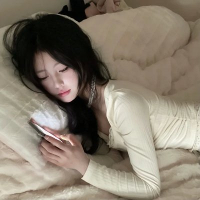 挥著翅膀的女孩